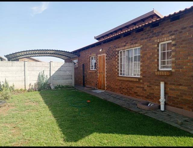 3 BEDROOM HOUSE FOR SALE IN WATERVAL EAST